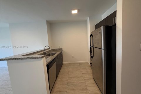 Condo in Miami, Florida, 1 bedroom  № 2065631 - photo 4