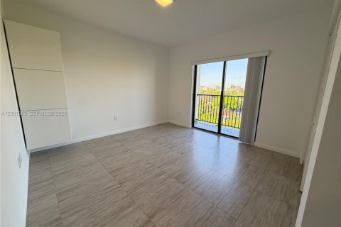 Condo in Miami, Florida, 1 bedroom  № 2065631 - photo 11