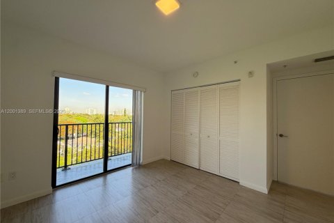 Condo in Miami, Florida, 1 bedroom  № 2065631 - photo 12