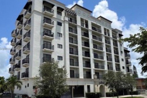 Condo in Miami, Florida, 1 bedroom  № 2065631 - photo 18