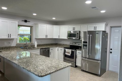 Casa en alquiler en Crystal River, Florida, 4 dormitorios, 186.45 m2 № 1901129 - foto 28