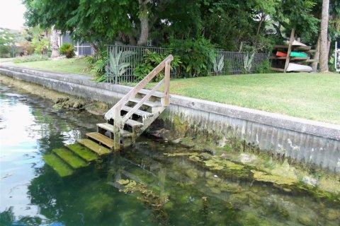 Casa en alquiler en Crystal River, Florida, 4 dormitorios, 186.45 m2 № 1901129 - foto 17