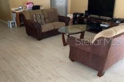 Casa en venta en Groveland, Florida, 3 dormitorios, 167.97 m2 № 2215340 - foto 3