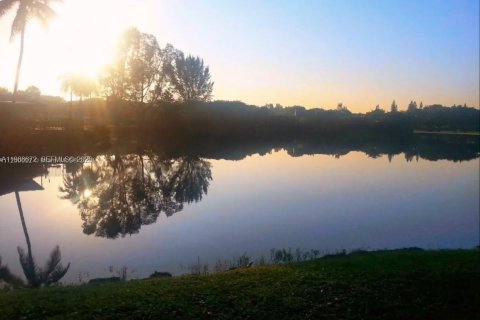 Купить таунхаус в Дорал, Флорида 1 комната, 171.5м2, № 2052691 - фото 12