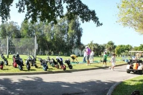 Купить таунхаус в Дорал, Флорида 1 комната, 171.5м2, № 2052691 - фото 13