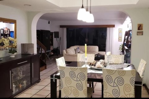 Купить таунхаус в Дорал, Флорида 1 комната, 171.5м2, № 2052691 - фото 7