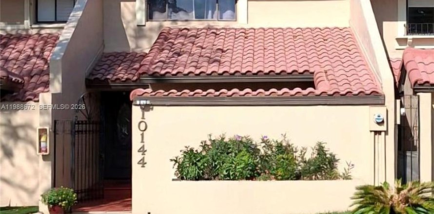 Таунхаус в Дорал, Флорида 1 комната, 171.5м2 № 2052691