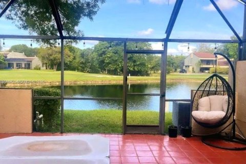 Купить таунхаус в Дорал, Флорида 1 комната, 171.5м2, № 2052691 - фото 3