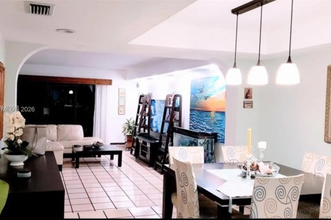 Купить таунхаус в Дорал, Флорида 1 комната, 171.5м2, № 2052691 - фото 2