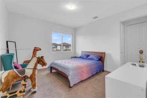 House in Miami, Florida 5 bedrooms, 315.5 sq.m. № 2016561 - photo 28