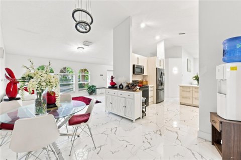 Villa ou maison à vendre à Palm Beach, Floride: 4 chambres, 251.02 m2 № 2254271 - photo 5