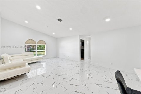 Villa ou maison à vendre à Palm Beach, Floride: 4 chambres, 251.02 m2 № 2254271 - photo 10