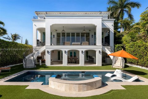 House in North Bay Village, Florida 6 bedrooms, 633.22 sq.m. № 1863419 - photo 23