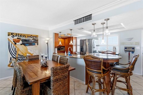 Condo in Sarasota, Florida, 2 bedrooms № 2101904 - photo 11