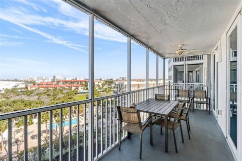 Condo in Sarasota, Florida, 2 bedrooms № 2101904 - photo 18