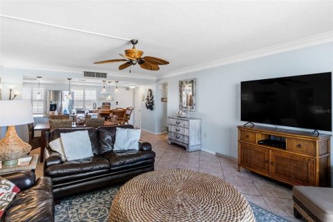 Condo in Sarasota, Florida, 2 bedrooms № 2101904 - photo 16