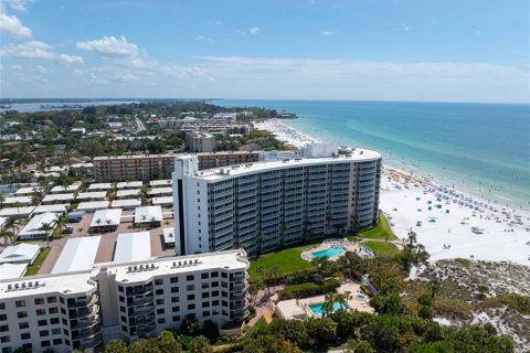 Condo in Sarasota, Florida, 2 bedrooms № 2101904 - photo 29