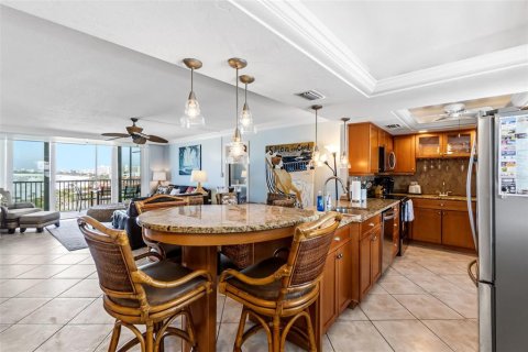 Condo in Sarasota, Florida, 2 bedrooms № 2101904 - photo 8