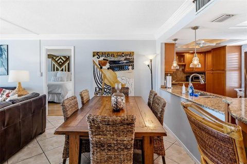 Condo in Sarasota, Florida, 2 bedrooms № 2101904 - photo 10