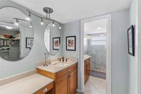 Condo in Sarasota, Florida, 2 bedrooms № 2101904 - photo 21