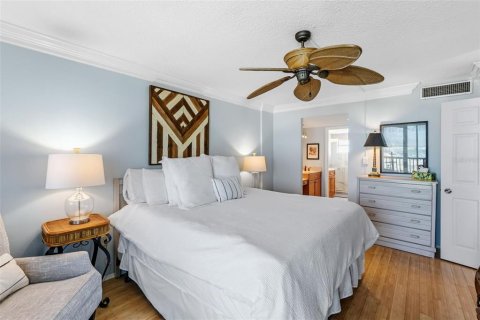 Condo in Sarasota, Florida, 2 bedrooms № 2101904 - photo 20