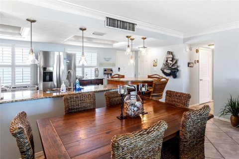 Condo in Sarasota, Florida, 2 bedrooms № 2101904 - photo 12