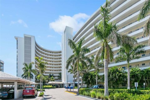 Condo in Sarasota, Florida, 2 bedrooms № 2101904 - photo 30