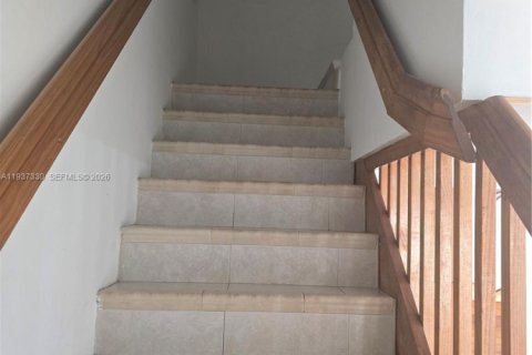 Townhouse in Miami, Florida 2 bedrooms, 125.05 sq.m. № 1995177 - photo 11