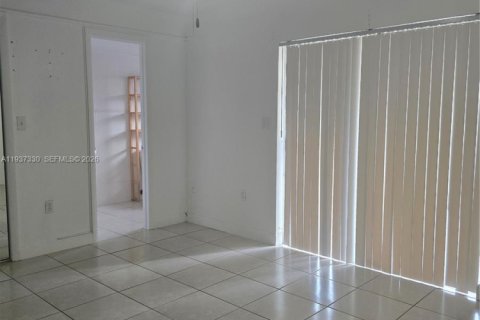 Townhouse in Miami, Florida 2 bedrooms, 125.05 sq.m. № 1995177 - photo 16