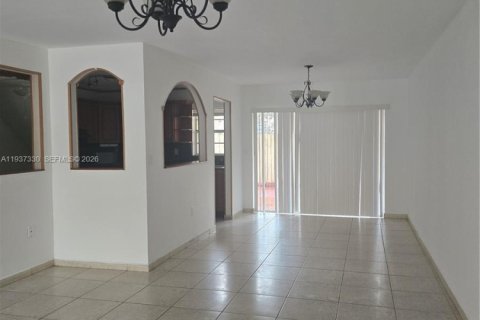 Townhouse in Miami, Florida 2 bedrooms, 125.05 sq.m. № 1995177 - photo 7
