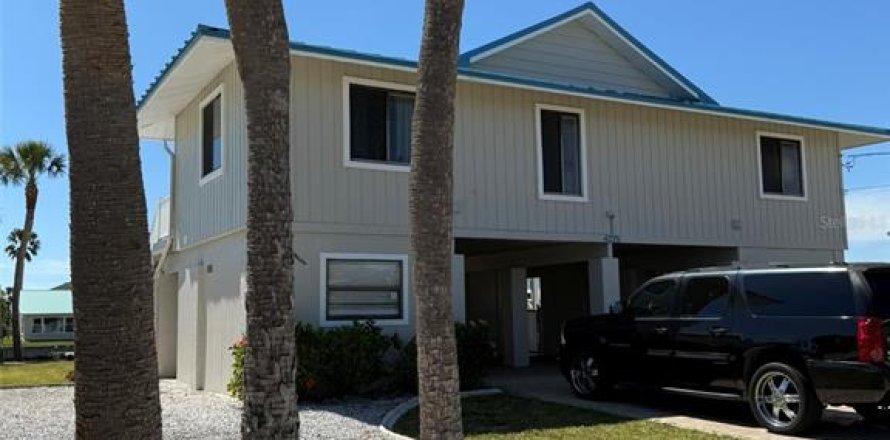 House in Hernando Beach, Florida 2 bedrooms, 138.05 sq.m. № 1636101