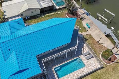 House in Hernando Beach, Florida 2 bedrooms, 138.05 sq.m. № 1636101 - photo 3