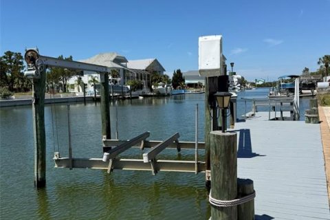 House in Hernando Beach, Florida 2 bedrooms, 138.05 sq.m. № 1636101 - photo 26