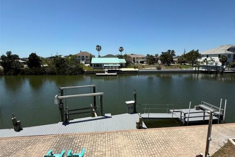 House in Hernando Beach, Florida 2 bedrooms, 138.05 sq.m. № 1636101 - photo 21