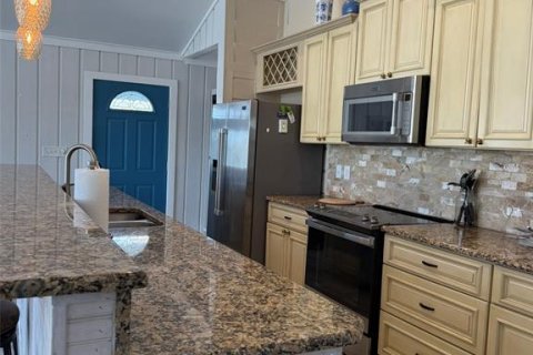 House in Hernando Beach, Florida 2 bedrooms, 138.05 sq.m. № 1636101 - photo 6