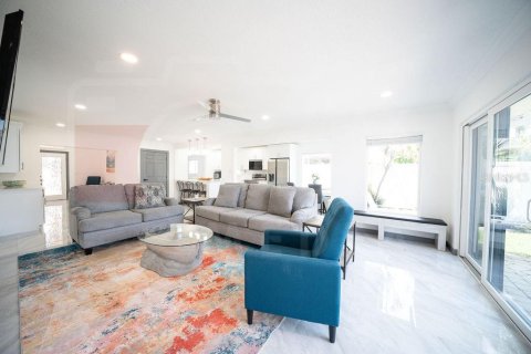 Casa en venta en Clearwater, Florida, 3 dormitorios, 225.75 m2 № 1898922 - foto 8