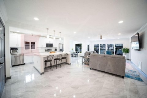 Casa en venta en Clearwater, Florida, 3 dormitorios, 225.75 m2 № 1898922 - foto 7