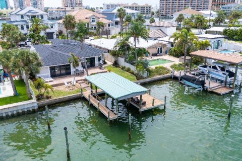 Casa en venta en Clearwater, Florida, 3 dormitorios, 225.75 m2 № 1898922 - foto 1