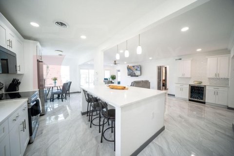 Casa en venta en Clearwater, Florida, 3 dormitorios, 225.75 m2 № 1898922 - foto 6