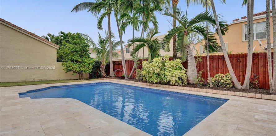 Villa ou maison à Pembroke Pines, Floride 4 chambres, 211.63 m2 № 1708362