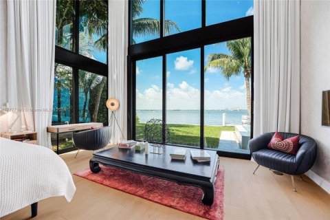 House in Miami Beach, Florida 5 bedrooms, 595.32 sq.m. № 1727970 - photo 20