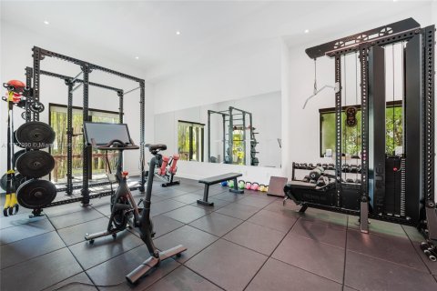 House in Miami Beach, Florida 5 bedrooms, 595.32 sq.m. № 1727970 - photo 21