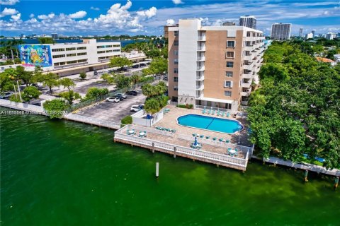 Copropriété à vendre à North Bay Village, Floride: 2 chambres, 109.44 m2 № 1761734 - photo 18