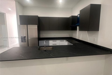 Casa en venta en Fort Lauderdale, Florida, 4 dormitorios, 154.78 m2 № 2054856 - foto 4