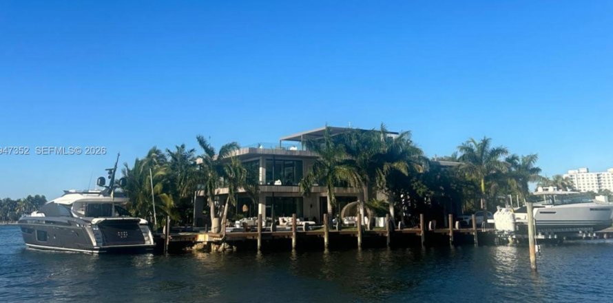 Дом в Помпано-Бич, Флорида 6 спален, 650.32м2 № 2005315