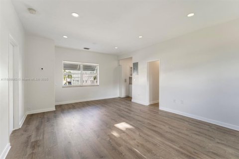 Condominio en venta en Miami Beach, Florida, 3 dormitorios, 101.82 m2 № 1892083 - foto 6