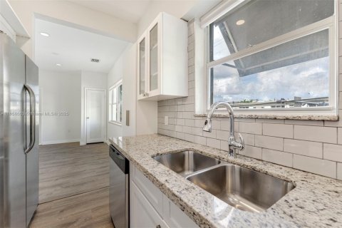 Condominio en venta en Miami Beach, Florida, 3 dormitorios, 101.82 m2 № 1892083 - foto 5