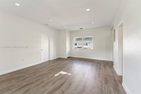 Condominio en venta en Miami Beach, Florida, 3 dormitorios, 101.82 m2 № 1892083 - foto 7