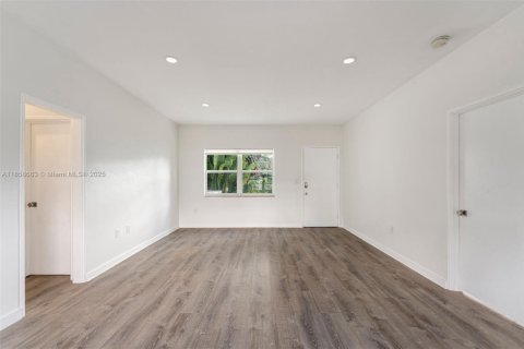 Condominio en venta en Miami Beach, Florida, 3 dormitorios, 101.82 m2 № 1892083 - foto 10