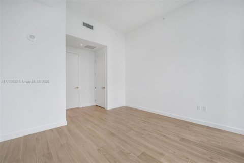 Condo in Miami, Florida, 2 bedrooms  № 1729212 - photo 27